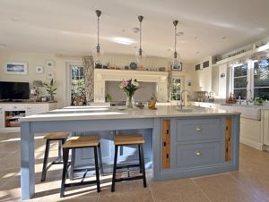 Kitchen- click for photo gallery